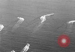 Immagine di L approdo delle barche United States USA, 1944, secondo 36 filmato di repertorio 65675077222