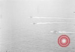Immagine di L approdo delle barche United States USA, 1944, secondo 42 filmato di repertorio 65675077222