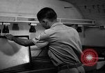 Standbild 8 fotografische Reconnaissance Squadron Australien, 1943, aus Sekunde 41 historischem Filmmaterial Videoclip 65675077229