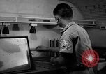 Standbild 8 fotografische Reconnaissance Squadron Australien, 1943, aus Sekunde 43 historischem Filmmaterial Videoclip 65675077229