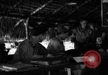 Standbild 8 fotografische Reconnaissance Squadron Australien, 1943, aus Sekunde 12 historischem Filmmaterial Videoclip 65675077236