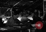 Standbild 8 fotografische Reconnaissance Squadron Australien, 1943, aus Sekunde 13 historischem Filmmaterial Videoclip 65675077236