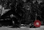 Standbild 8 fotografische Reconnaissance Squadron Australien, 1943, aus Sekunde 31 historischem Filmmaterial Videoclip 65675077239