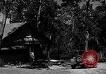 Standbild 8 fotografische Reconnaissance Squadron Australien, 1943, aus Sekunde 32 historischem Filmmaterial Videoclip 65675077239