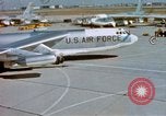 Standbild b-52 Stratofortress Kansas United States USA, 1960, aus Sekunde 1 historischem Filmmaterial Videoclip 65675077274