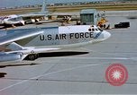 Standbild b-52 Stratofortress Kansas United States USA, 1960, aus Sekunde 7 historischem Filmmaterial Videoclip 65675077274