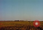 Standbild b-52 Stratofortress Kansas United States USA, 1960, aus Sekunde 9 historischem Filmmaterial Videoclip 65675077274