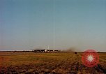 Standbild b-52 Stratofortress Kansas United States USA, 1960, aus Sekunde 11 historischem Filmmaterial Videoclip 65675077274