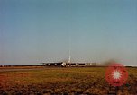 Standbild b-52 Stratofortress Kansas United States USA, 1960, aus Sekunde 13 historischem Filmmaterial Videoclip 65675077274