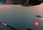 Standbild b-52 Stratofortress Kansas United States USA, 1960, aus Sekunde 32 historischem Filmmaterial Videoclip 65675077274
