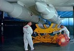 Standbild b-52 Stratofortress Kansas United States USA, 1960, aus Sekunde 35 historischem Filmmaterial Videoclip 65675077275