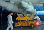 Standbild b-52 Stratofortress Kansas United States USA, 1960, aus Sekunde 36 historischem Filmmaterial Videoclip 65675077275