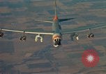 Standbild b-52 Stratofortress Kansas United States USA, 1960, aus Sekunde 39 historischem Filmmaterial Videoclip 65675077275