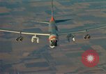 Standbild b-52 Stratofortress Kansas United States USA, 1960, aus Sekunde 40 historischem Filmmaterial Videoclip 65675077275