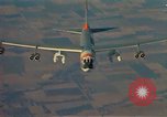 Standbild b-52 Stratofortress Kansas United States USA, 1960, aus Sekunde 43 historischem Filmmaterial Videoclip 65675077275