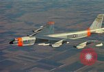 Standbild b-52 Stratofortress Kansas United States USA, 1960, aus Sekunde 46 historischem Filmmaterial Videoclip 65675077275
