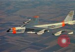 Standbild b-52 Stratofortress Kansas United States USA, 1960, aus Sekunde 47 historischem Filmmaterial Videoclip 65675077275