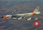 Standbild b-52 Stratofortress Kansas United States USA, 1960, aus Sekunde 51 historischem Filmmaterial Videoclip 65675077275
