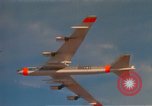 Standbild b-52 Stratofortress Kansas United States USA, 1960, aus Sekunde 58 historischem Filmmaterial Videoclip 65675077275