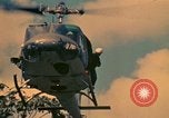 Standbild UH-1 Iroquois Hubschrauber United States USA, 1970, aus Sekunde 38 historischem Filmmaterial Videoclip 65675077305
