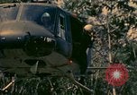 Standbild UH-1 Iroquois Hubschrauber United States USA, 1970, aus Sekunde 42 historischem Filmmaterial Videoclip 65675077305