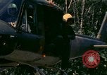 Standbild UH-1 Iroquois Hubschrauber United States USA, 1970, aus Sekunde 45 historischem Filmmaterial Videoclip 65675077305