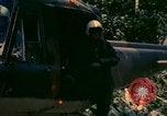 Standbild UH-1 Iroquois Hubschrauber United States USA, 1970, aus Sekunde 47 historischem Filmmaterial Videoclip 65675077305