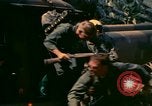 Standbild UH-1 Iroquois Hubschrauber United States USA, 1970, aus Sekunde 54 historischem Filmmaterial Videoclip 65675077305