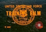 Standbild UH-1 Iroquois Hubschrauber United States USA, 1970, aus Sekunde 7 historischem Filmmaterial Videoclip 65675077306