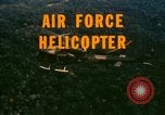 Standbild UH-1 Iroquois Hubschrauber United States USA, 1970, aus Sekunde 14 historischem Filmmaterial Videoclip 65675077306