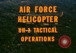 Standbild UH-1 Iroquois Hubschrauber United States USA, 1970, aus Sekunde 15 historischem Filmmaterial Videoclip 65675077306