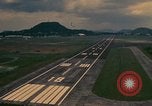 Standbild UH-1 Iroquois Hubschrauber United States USA, 1970, aus Sekunde 25 historischem Filmmaterial Videoclip 65675077306