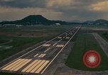 Standbild UH-1 Iroquois Hubschrauber United States USA, 1970, aus Sekunde 26 historischem Filmmaterial Videoclip 65675077306