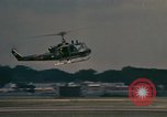 Standbild UH-1 Iroquois Hubschrauber United States USA, 1970, aus Sekunde 27 historischem Filmmaterial Videoclip 65675077306