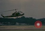 Standbild UH-1 Iroquois Hubschrauber United States USA, 1970, aus Sekunde 28 historischem Filmmaterial Videoclip 65675077306