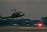 Standbild UH-1 Iroquois Hubschrauber United States USA, 1970, aus Sekunde 29 historischem Filmmaterial Videoclip 65675077306