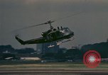 Standbild UH-1 Iroquois Hubschrauber United States USA, 1970, aus Sekunde 30 historischem Filmmaterial Videoclip 65675077306