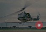 Standbild UH-1 Iroquois Hubschrauber United States USA, 1970, aus Sekunde 35 historischem Filmmaterial Videoclip 65675077306