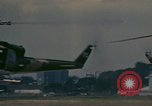 Standbild UH-1 Iroquois Hubschrauber United States USA, 1970, aus Sekunde 38 historischem Filmmaterial Videoclip 65675077306