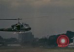 Standbild UH-1 Iroquois Hubschrauber United States USA, 1970, aus Sekunde 40 historischem Filmmaterial Videoclip 65675077306