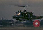 Standbild UH-1 Iroquois Hubschrauber United States USA, 1970, aus Sekunde 47 historischem Filmmaterial Videoclip 65675077306