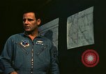 Standbild UH-1 Iroquois Hubschrauber United States USA, 1970, aus Sekunde 61 historischem Filmmaterial Videoclip 65675077307