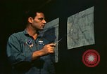 Standbild UH-1 Iroquois Hubschrauber United States USA, 1970, aus Sekunde 62 historischem Filmmaterial Videoclip 65675077307