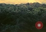 Standbild UH-1 Iroquois Hubschrauber United States USA, 1970, aus Sekunde 14 historischem Filmmaterial Videoclip 65675077308