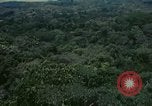 Standbild UH-1 Iroquois Hubschrauber United States USA, 1970, aus Sekunde 32 historischem Filmmaterial Videoclip 65675077308
