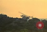 Standbild UH-1 Iroquois Hubschrauber United States USA, 1970, aus Sekunde 41 historischem Filmmaterial Videoclip 65675077308