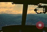 Standbild UH-1 Iroquois Hubschrauber United States USA, 1970, aus Sekunde 46 historischem Filmmaterial Videoclip 65675077308
