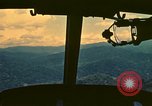 Standbild UH-1 Iroquois Hubschrauber United States USA, 1970, aus Sekunde 47 historischem Filmmaterial Videoclip 65675077308