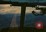 Standbild UH-1 Iroquois Hubschrauber United States USA, 1970, aus Sekunde 48 historischem Filmmaterial Videoclip 65675077308
