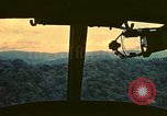 Standbild UH-1 Iroquois Hubschrauber United States USA, 1970, aus Sekunde 5 historischem Filmmaterial Videoclip 65675077309